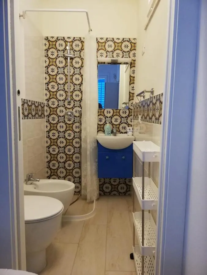 Affitto Camera Con Bagno Privato A Due Passi Dal Mare マレッティモ